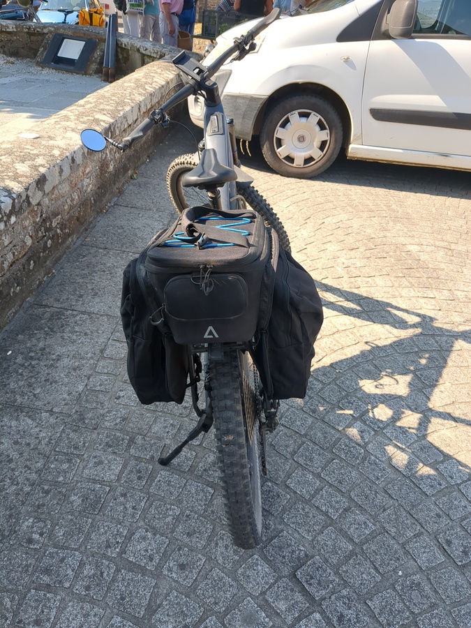 la Trunk City 8+16L