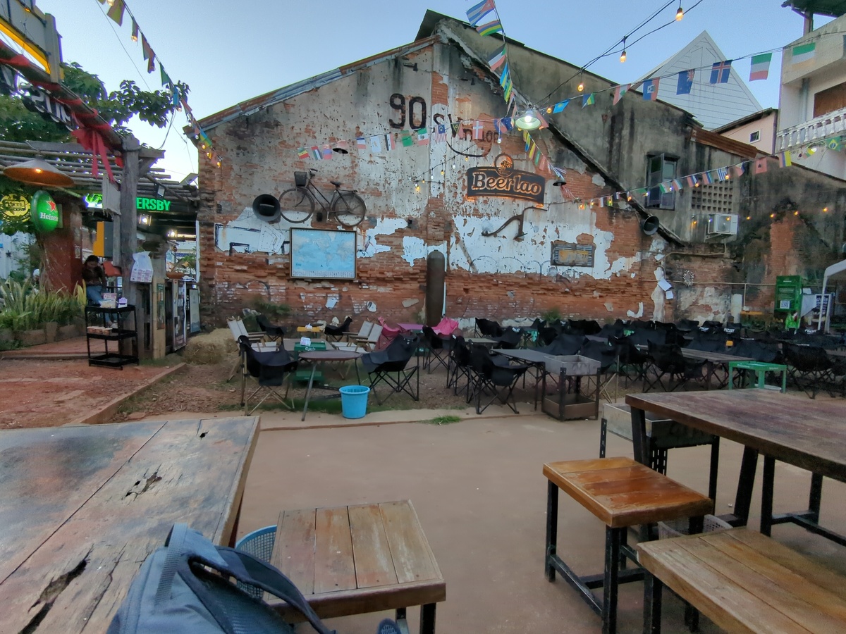 un bar un peu à l’écart mais sympa