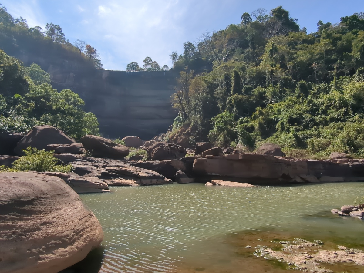 La dry waterfall