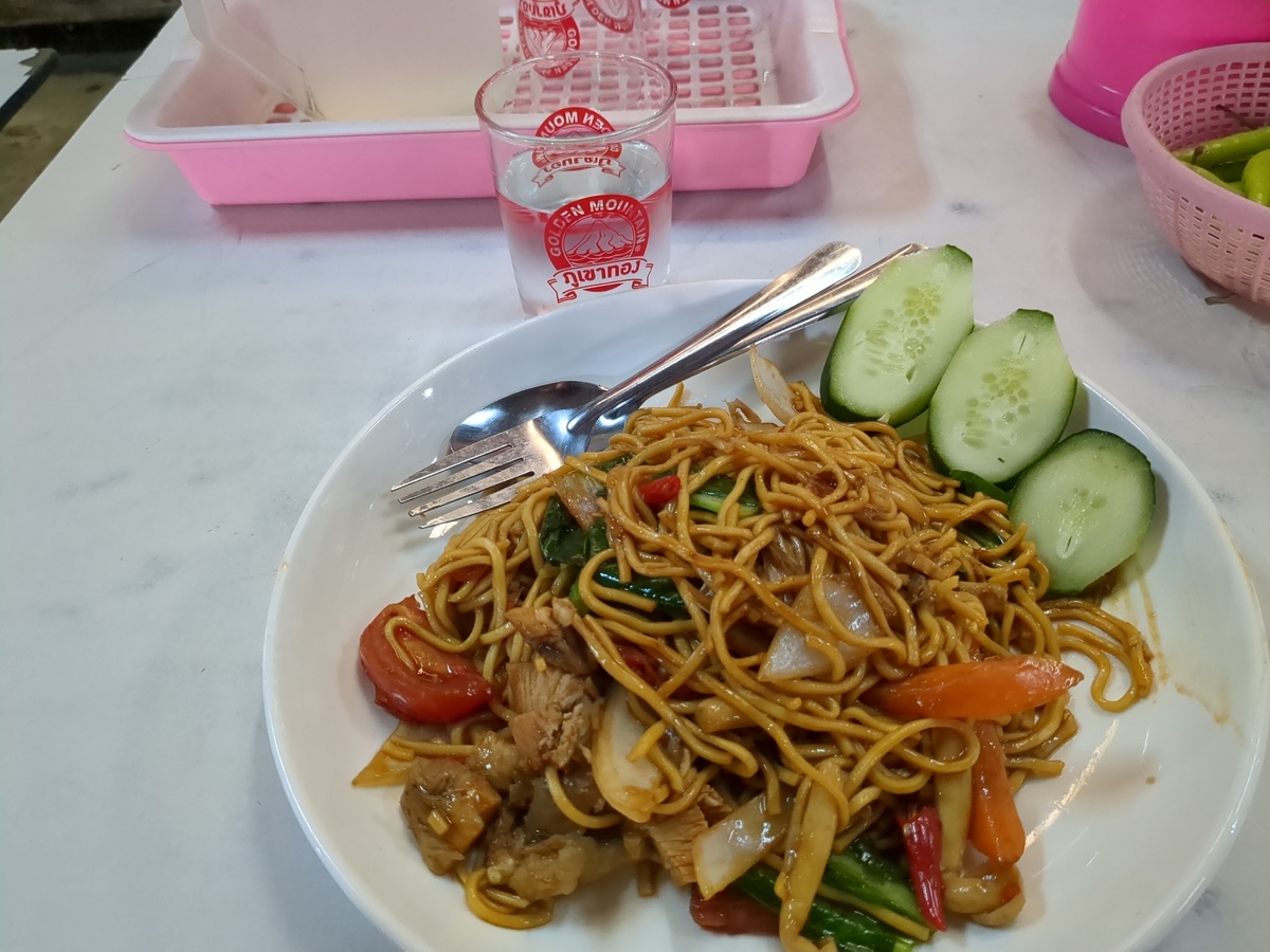 yellow noodles excellentes